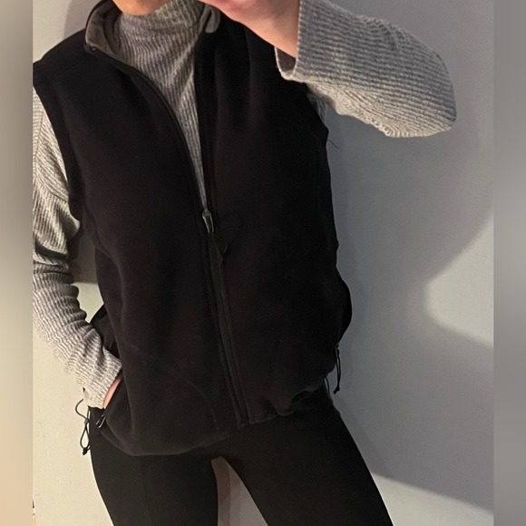 Black MEC fleece vest - Picture 2 of 16